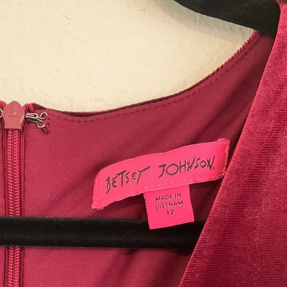 BETSEY JOHNSON Burgundy Flared Ruffle Leg Velvet Jumpsuit Sz 12 - Picture 9 of 10